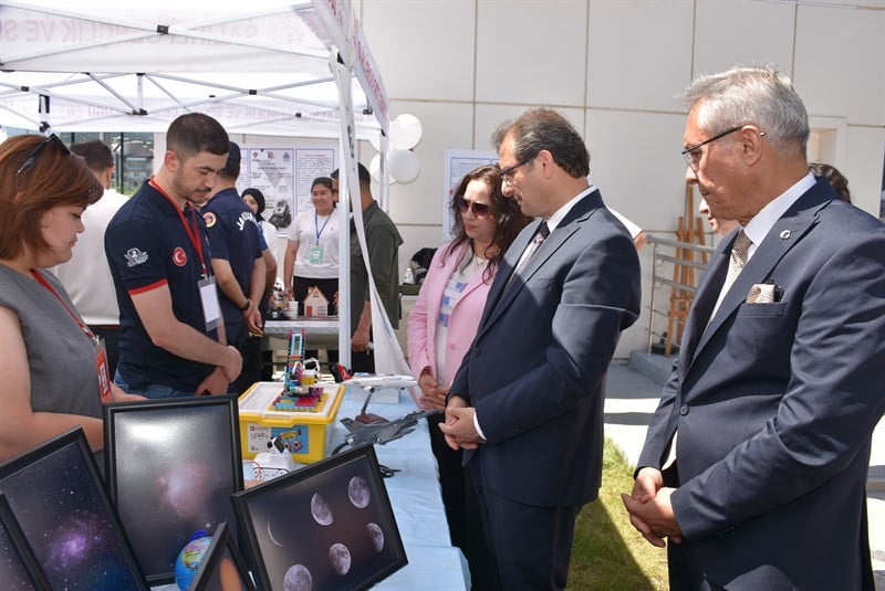 MANİSA’NIN SALİHLİ İLÇESİNDE, TÜBİTAK 4006 BİLİM FUARLARI DESTEKLEME PROGRAMI KAPSAMINDA...