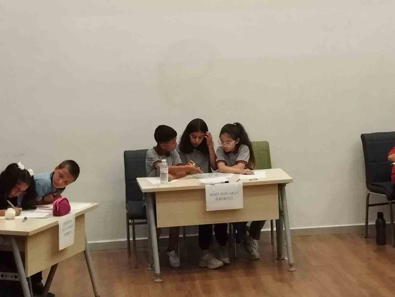 MANİSA’NIN SARIGÖL İLÇESİNDE DÜZENLENEN İLKOKULLAR ARASI BİLGİ YARIŞMASINDA ŞEHİT ESİN AKAY...