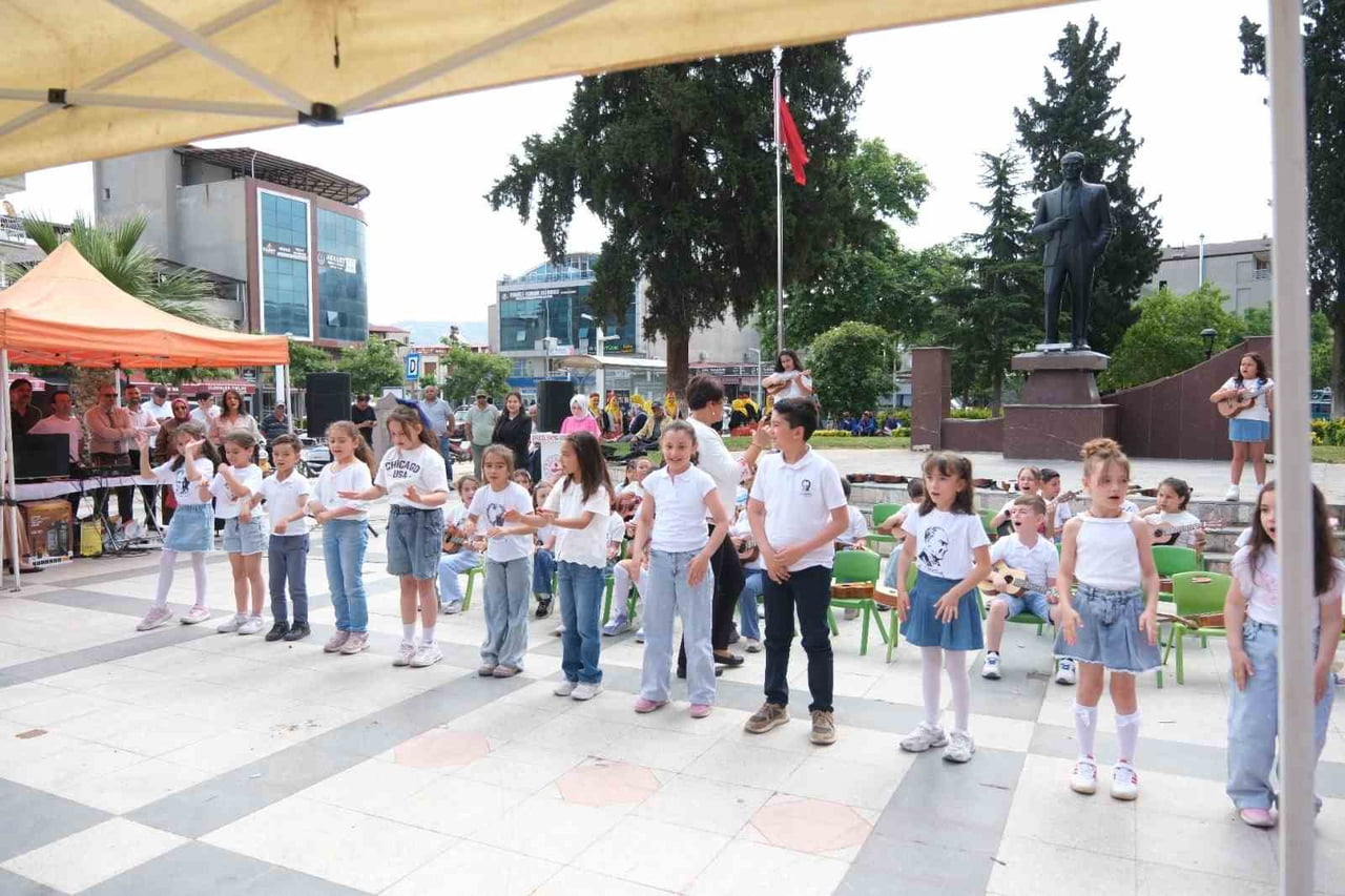 MANİSA’NIN SARIGÖL İLÇESİNDE İLÇE MİLLİ EĞİTİM MÜDÜRLÜĞÜ HALK EĞİTİMİ MERKEZİ TARAFINDAN...