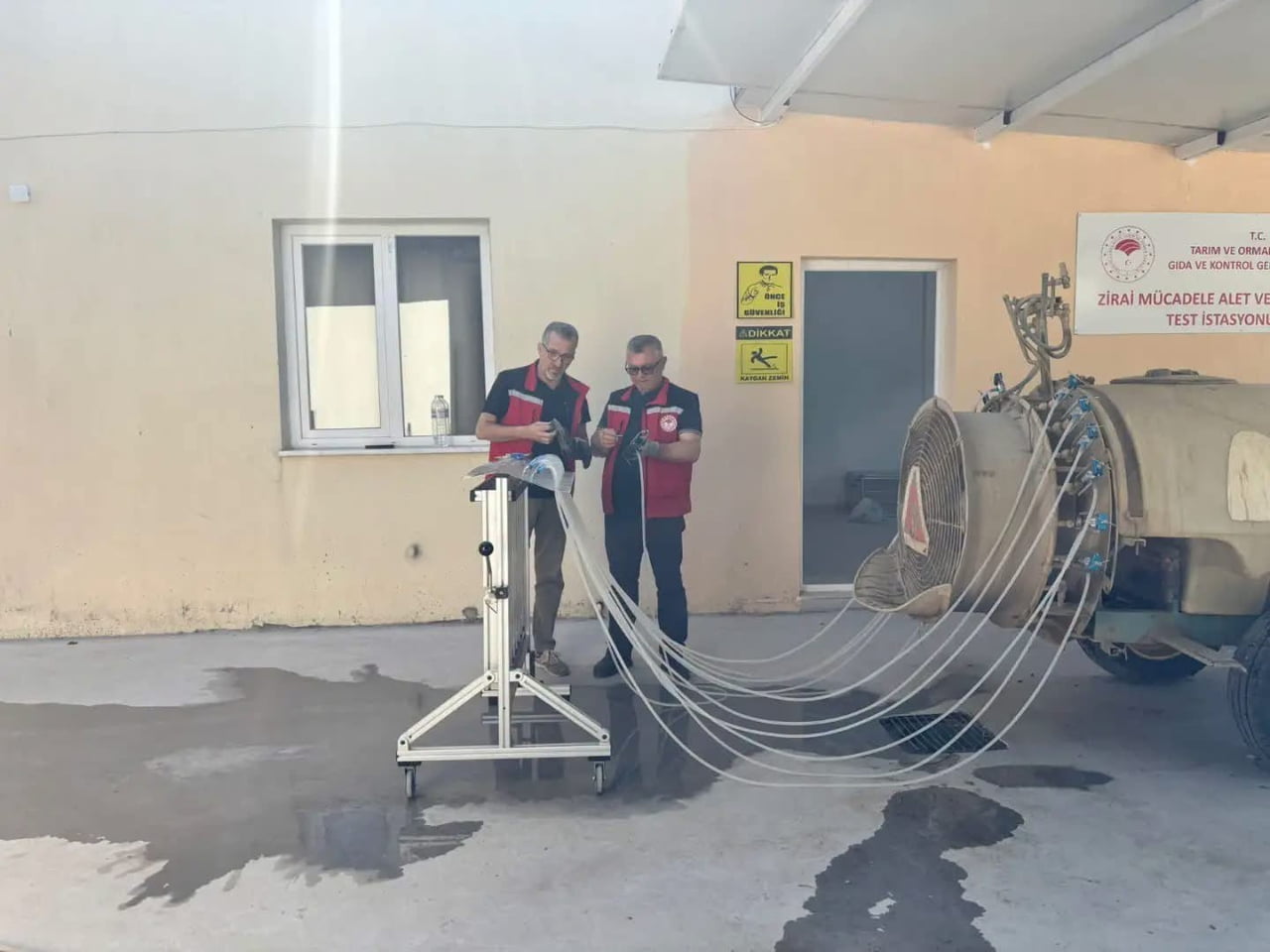 MANİSA’NIN SARIGÖL İLÇESİNDE, ÖZELLİKLE SOFRALIK ÜZÜM ÜRETİMİNDE PESTİSİT KALINTI RİSKİNİ...