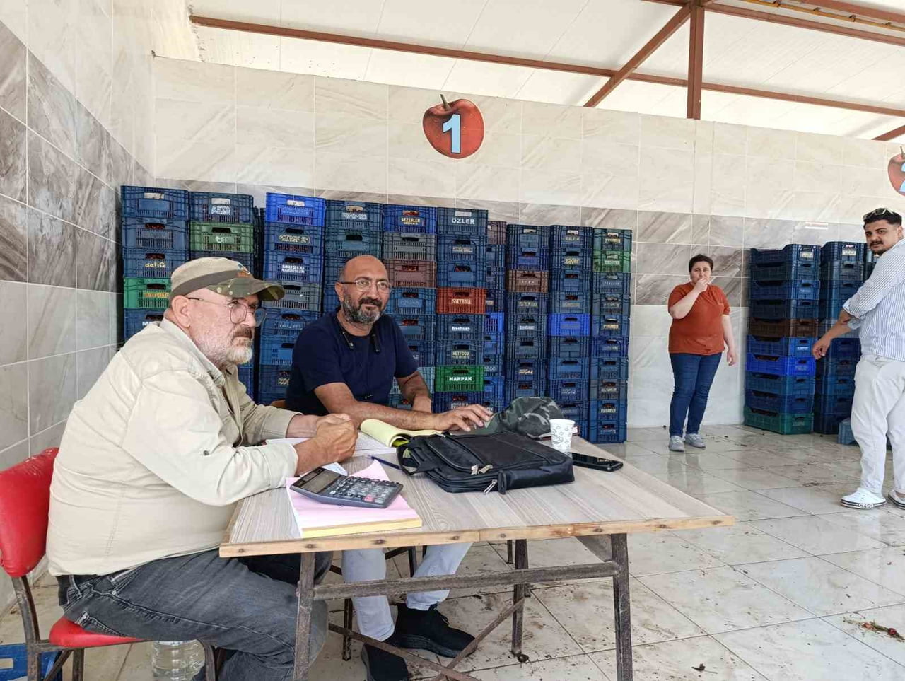 MANİSA’NIN SELENDİ İLÇESİNDE 25 YIL ÖNCE TÜTÜNE ALTERNATİF OLARAK TOPRAKLA BULUŞTURULAN KİRAZ...