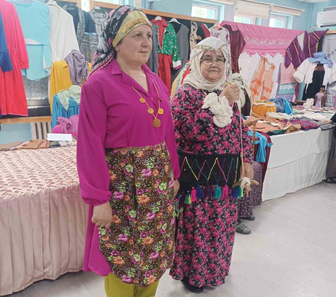 MANİSA’NIN SELENDİ İLÇESİNDE HAYAT BOYU ÖĞRENME HAFTASI KAPSAMINDA AÇILAN YIL SONU SERGİSİNDE...