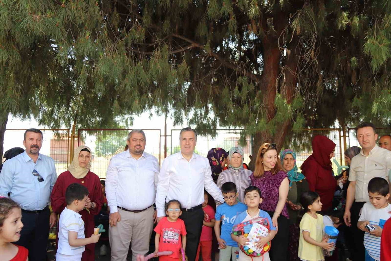 MANİSA’NIN TURGUTLU İLÇESİNDE, TURGUTLU SOSYAL YARDIMLAŞMA VE DAYANIŞMA VAKFI TARAFINDAN YÜRÜTÜLEN...