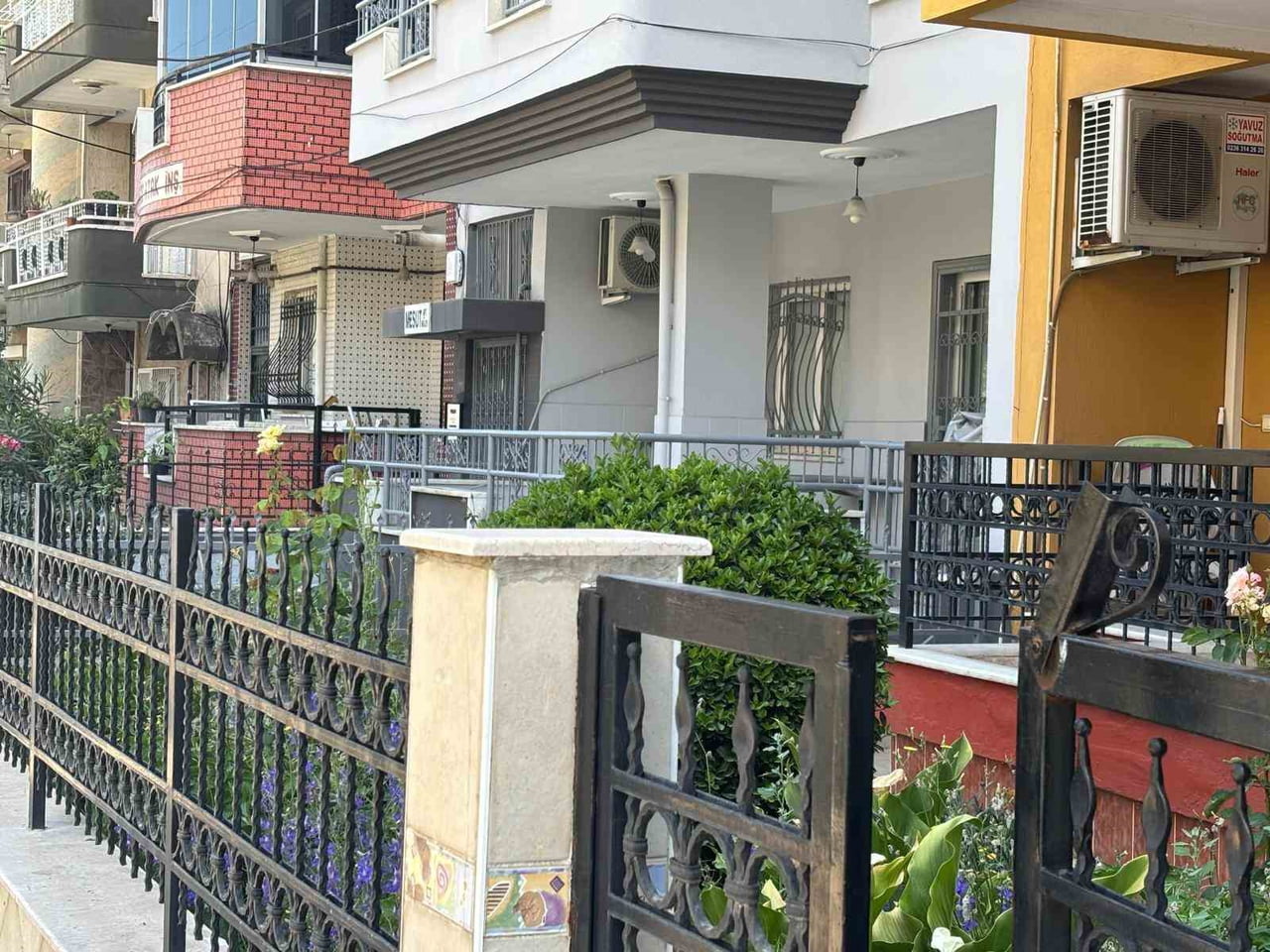 MANİSA’NIN TURGUTLU İLÇESİNDE YAŞANAN AİLE İÇİ ŞİDDET OLAYI FACİAYLA SONUÇLANDI. BOŞANMA SÜRECİNDE...