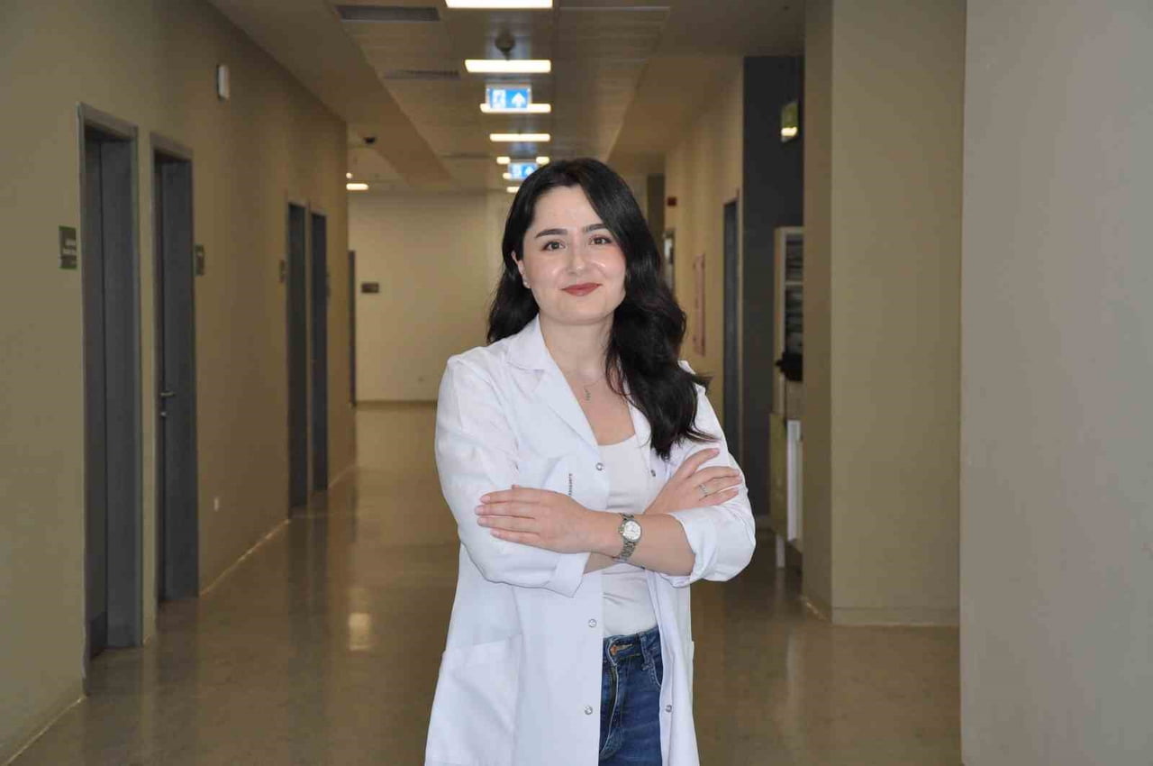 MANİSA ŞEHİR HASTANESİ’NDE KRONİK MİGREN HASTALARINA YÖNELİK BOTULİNUM TOKSİN (BOTOKS) TEDAVİSİ...