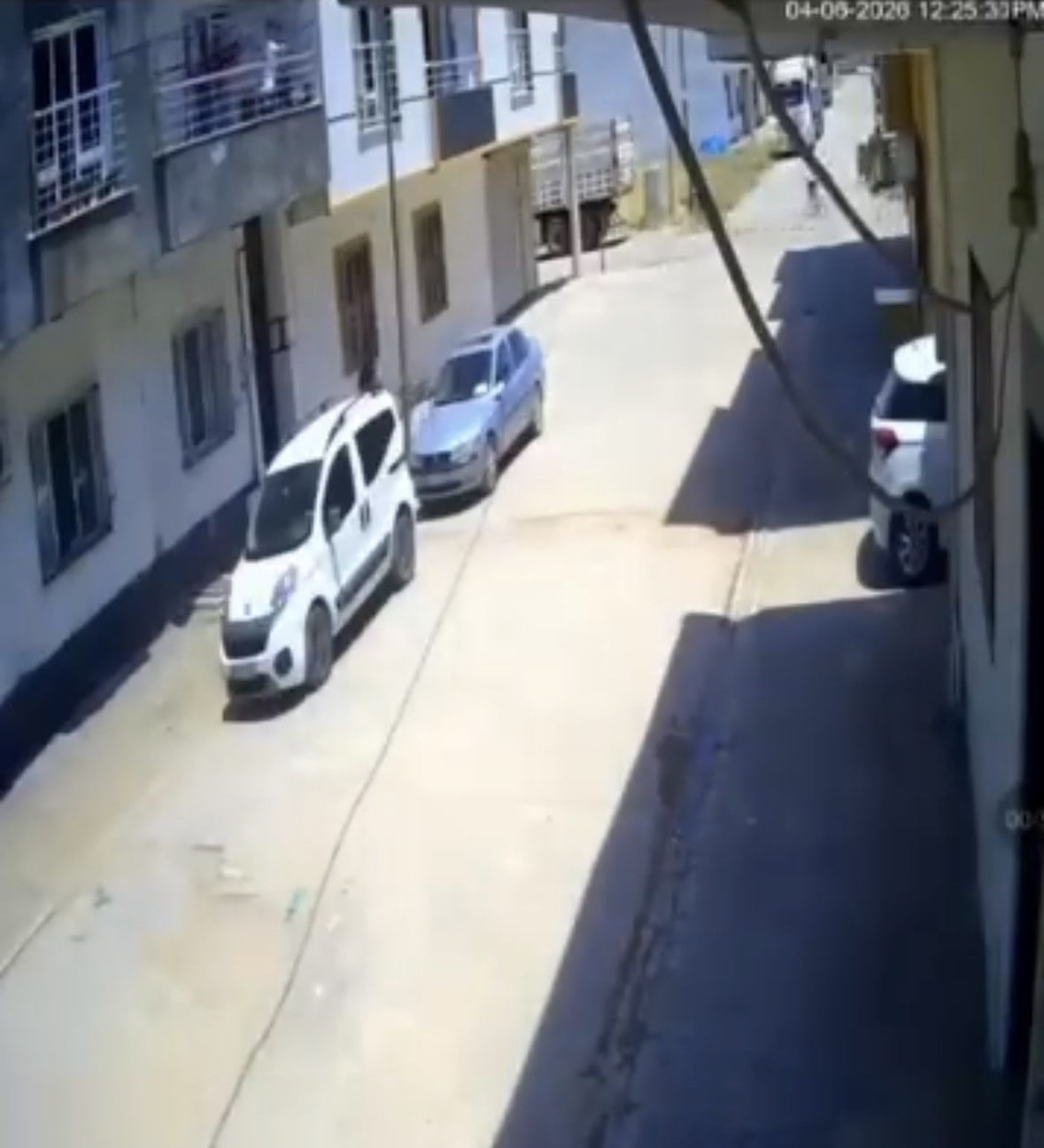 MARDİN’İN KIZILTEPE İLÇESİNDE İKİ AİLE ARASINDA ÇIKAN, 1 KİŞİNİN HAYATINI KAYBETTİĞİ SİLAHLI...