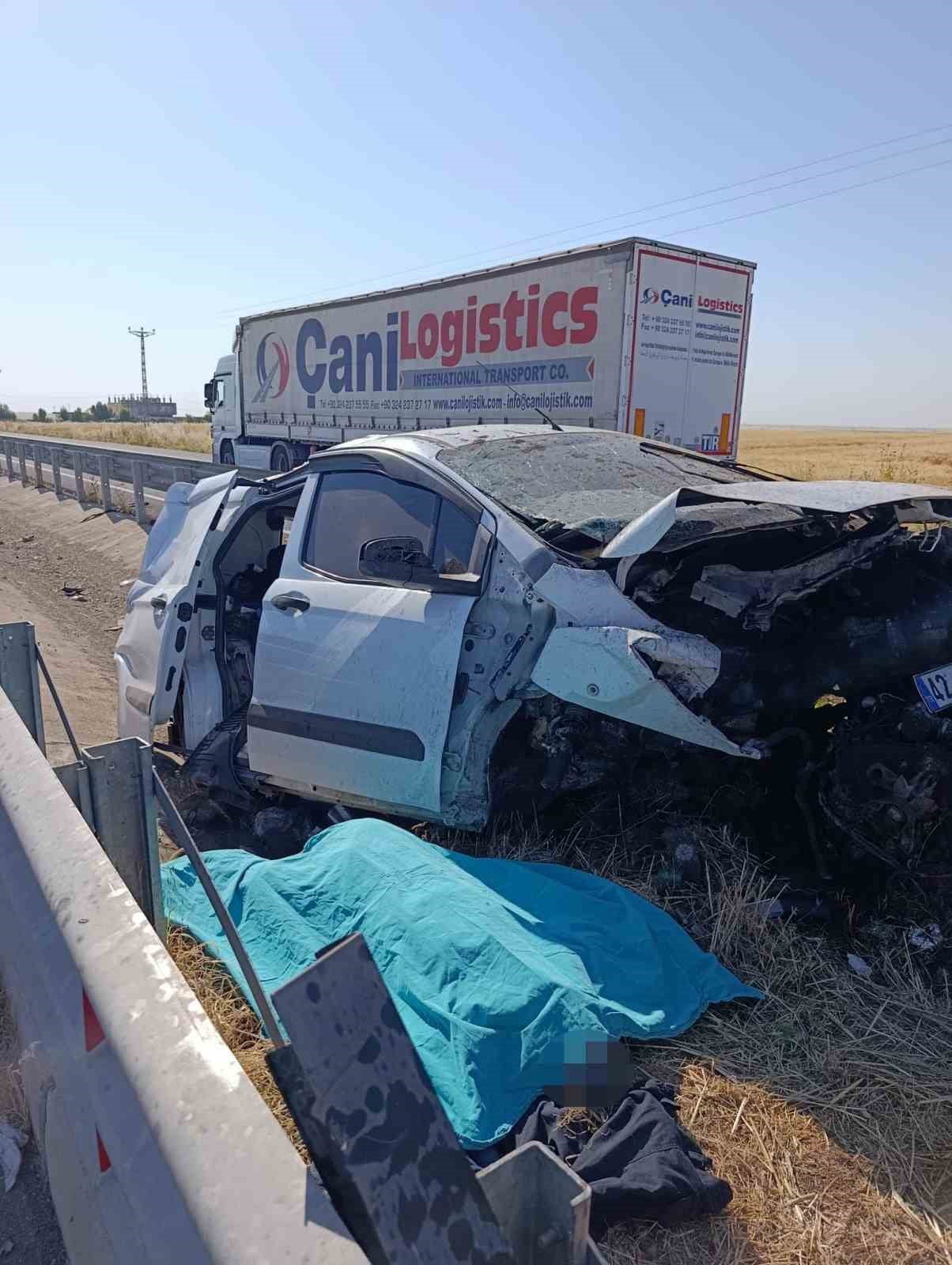MARDİN’İN NUSAYBİN İLÇESİNDE KONTROLDEN ÇIKARAK REFÜJE ÇARPAN OTOMOBİLDE BULUNAN 1 KİŞİ HAYATINI...