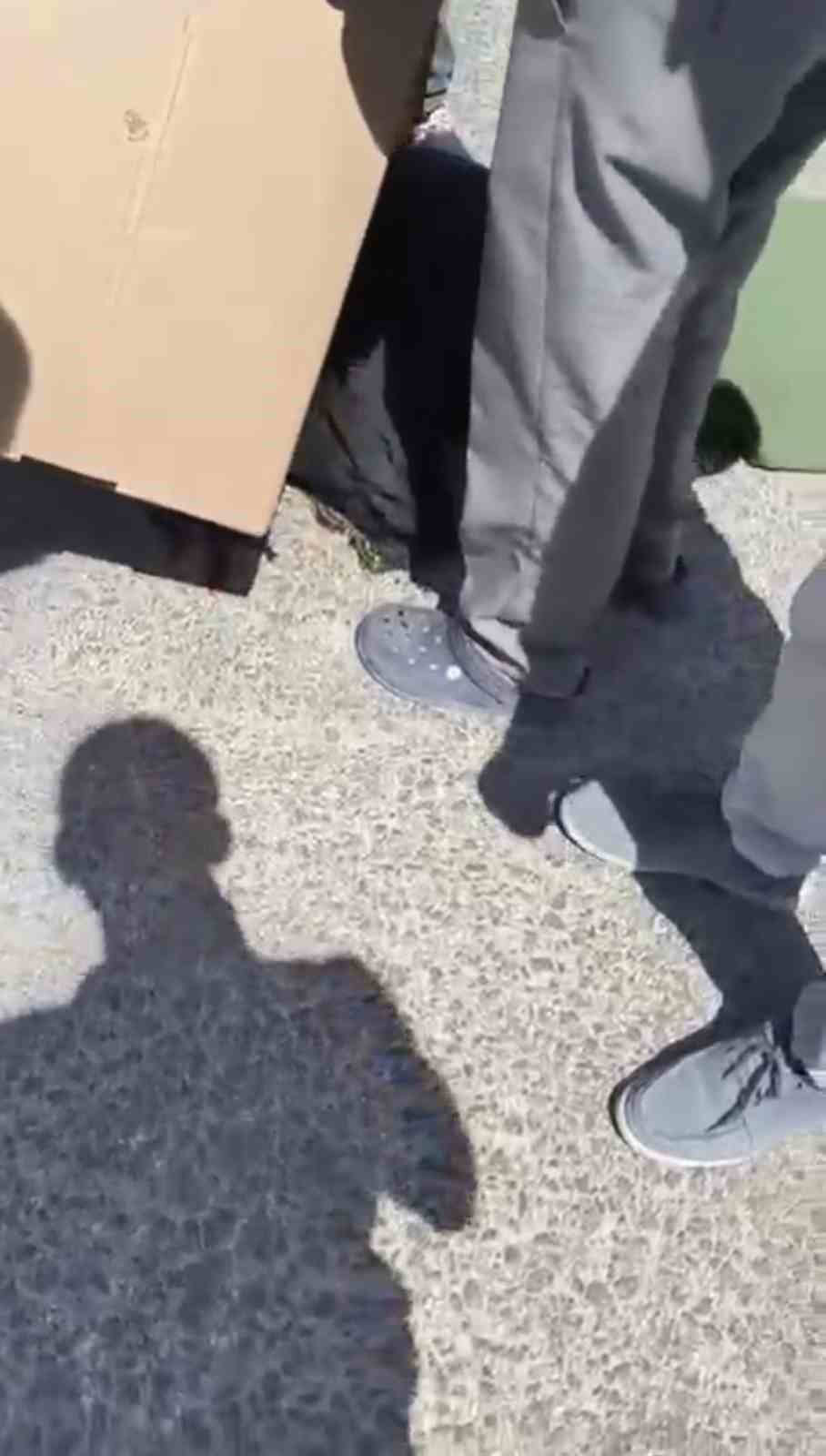 MARDİN’İN NUSAYBİN İLÇESİNDE MOTOSİKLETTEN DÜŞEN KADIN AĞIR YARALANDI.