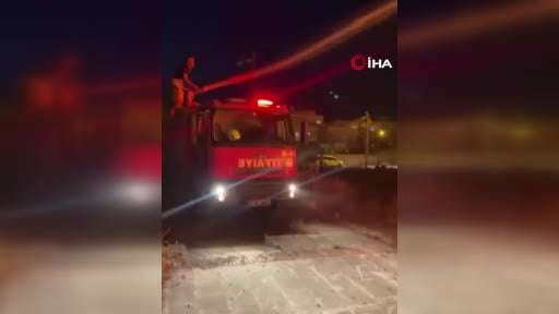 Mardin’in Nusaybin ilçesinde otluk alanda çıkan yangın söndürüldü.