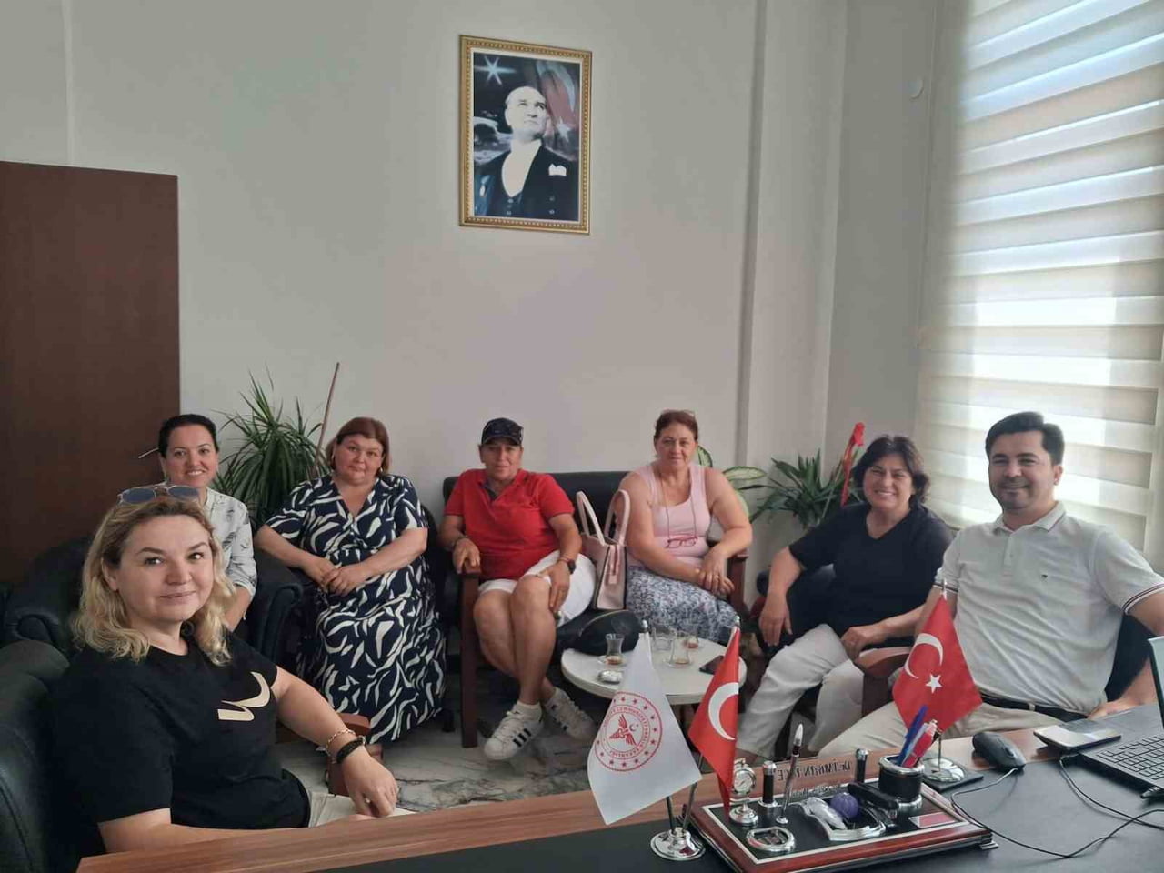 MARMARİS'TE KADIN MUHTARLARA ANNE VE ÇOCUK SAĞLIĞI EĞİTİMİ KADIN MUHTARLAR VE İLÇE SAĞLIK MÜDÜRÜ...