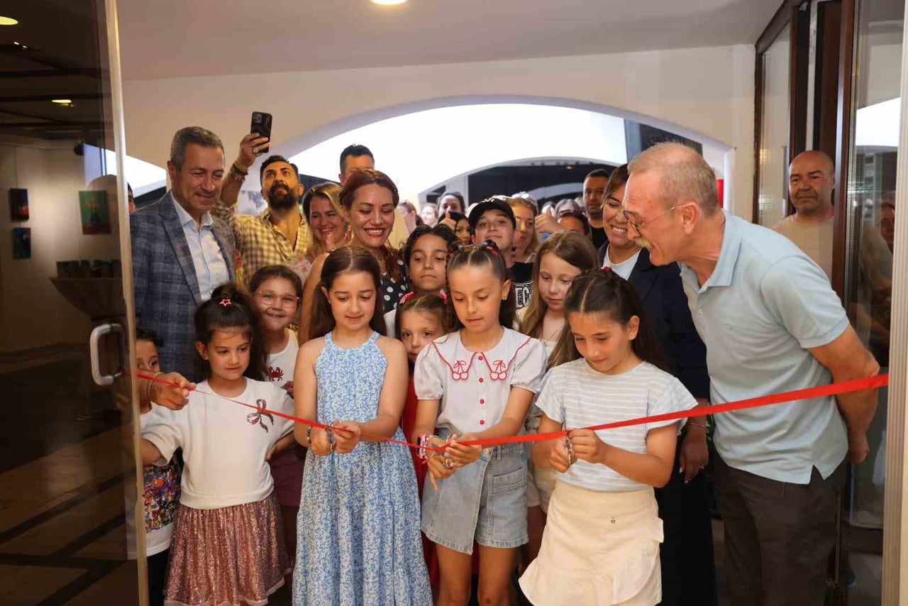 MARMARİS KÜLTÜR VE SANAT EVİ’NDE YILSONU HEYECANI
