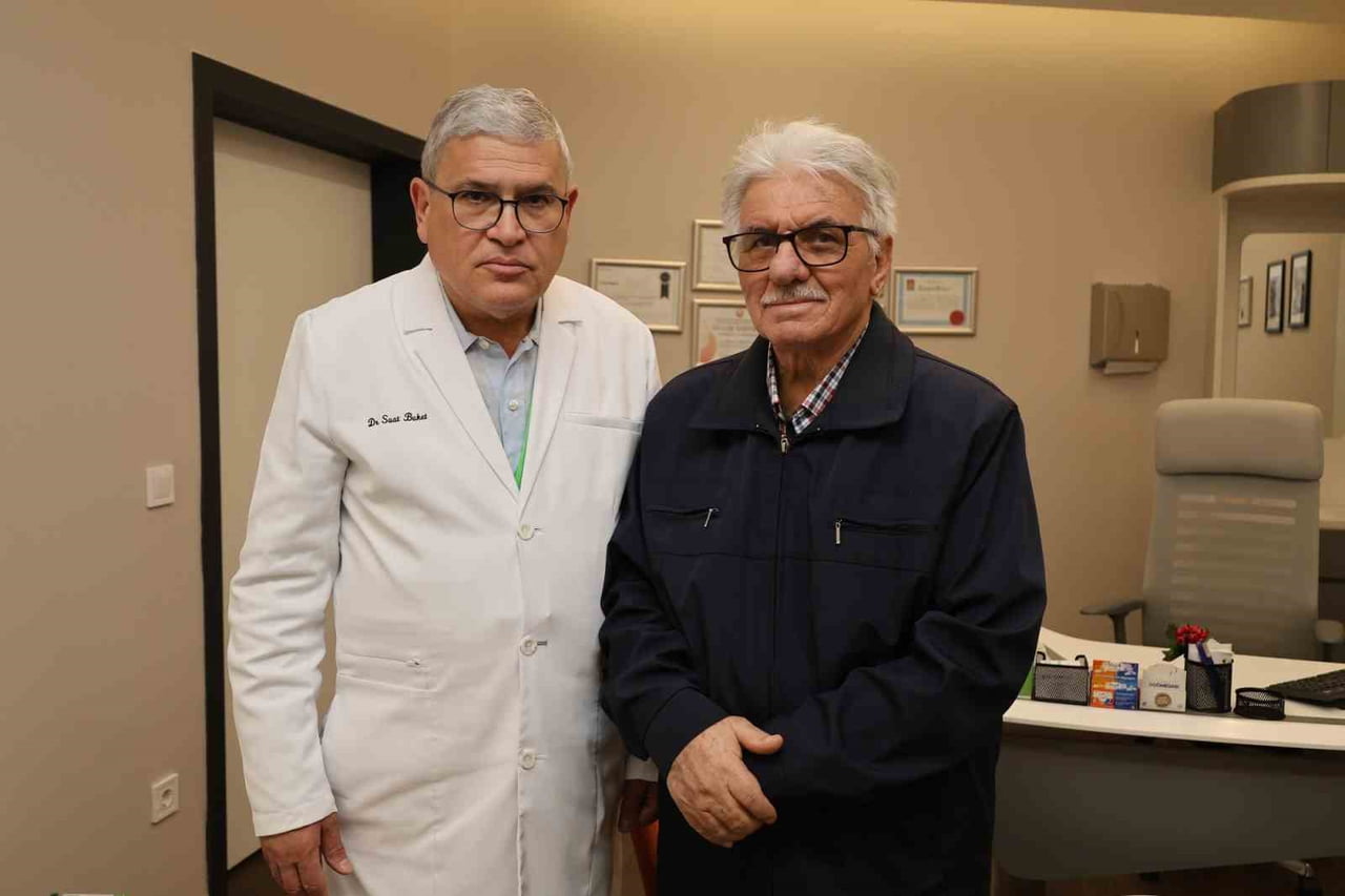 MEDİCANA INTERNATİONAL İZMİR HASTANESİ KALP VE DAMAR CERRAHİSİ UZMANI PROF. DR. SUAT BÜKET VE 79...