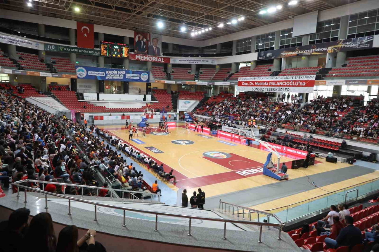 MELİKGAZİ BELEDİYE BAŞKANI DOÇ. DR. MUSTAFA PALANCIOĞLU; KADINLAR BASKETBOL SÜPER LİGİ’NDE YİRMİ...