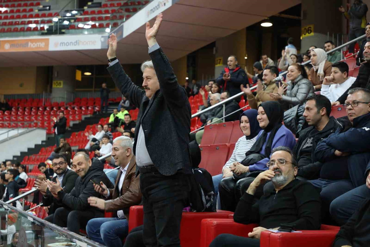 MELİKGAZİ BELEDİYE BAŞKANI DOÇ. DR. MUSTAFA PALANCIOĞLU; KADINLAR BASKETBOL SÜPER LİGİ’NDE YİRMİ...