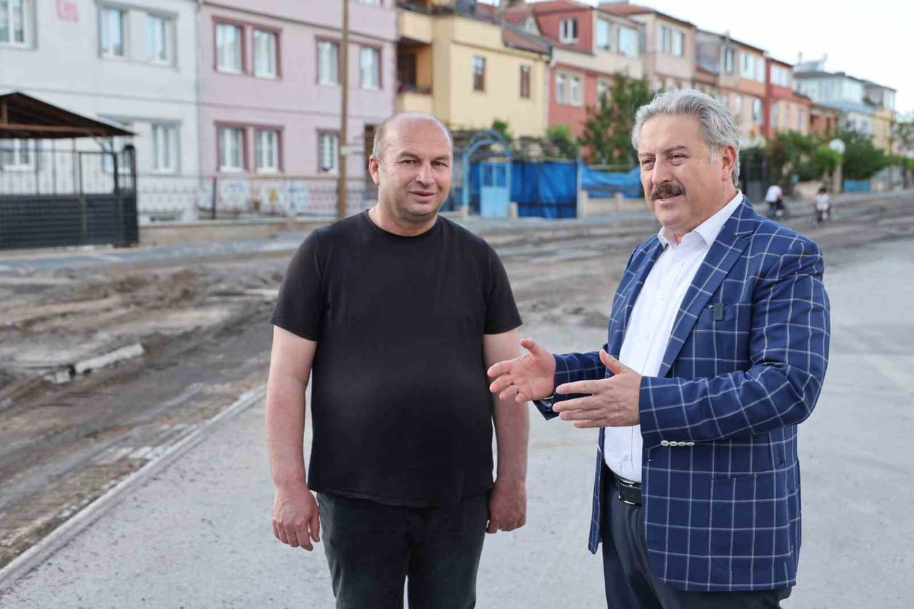 MELİKGAZİ BELEDİYESİ; İLÇEDEKİ ULAŞIM AĞINI GENİŞLETMEK VE KONFORU ARTIRMAK AMACIYLA YOL YAPIM VE...