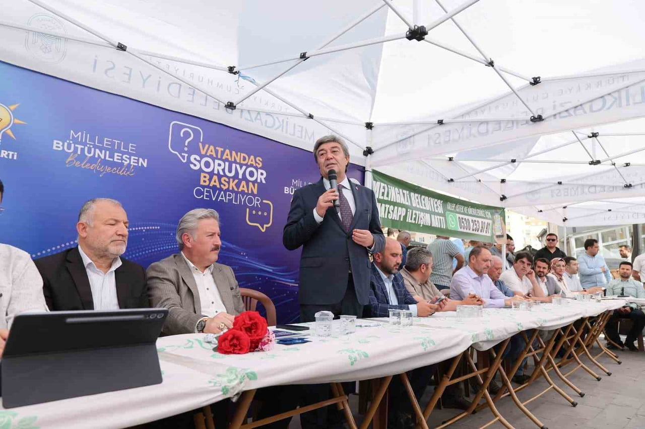 MELİKGAZİ İLÇESİNDE HIZLA DEVAM EDEN ‘VATANDAŞ SORUYOR, BAŞKAN CEVAPLIYOR’ PROGRAMLARI KAPSAMINDA...