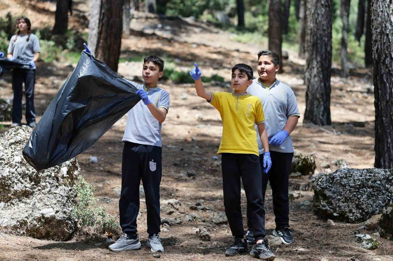 MENTEŞE BELEDİYESİ, DOĞA KORUMA BİLİNCİ OLUŞTURMAK VE GERİ DÖNÜŞÜMÜN ÖNEMİNİ VURGULAMAK İÇİN 5...