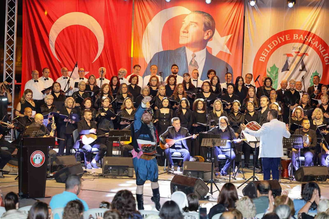 MENTEŞE BELEDİYESİ, TÜRK MÜZİĞİNİN UNUTULMAZ USTALARINA ADANMIŞ ÖZEL BİR KONSER DÜZENLEDİ....