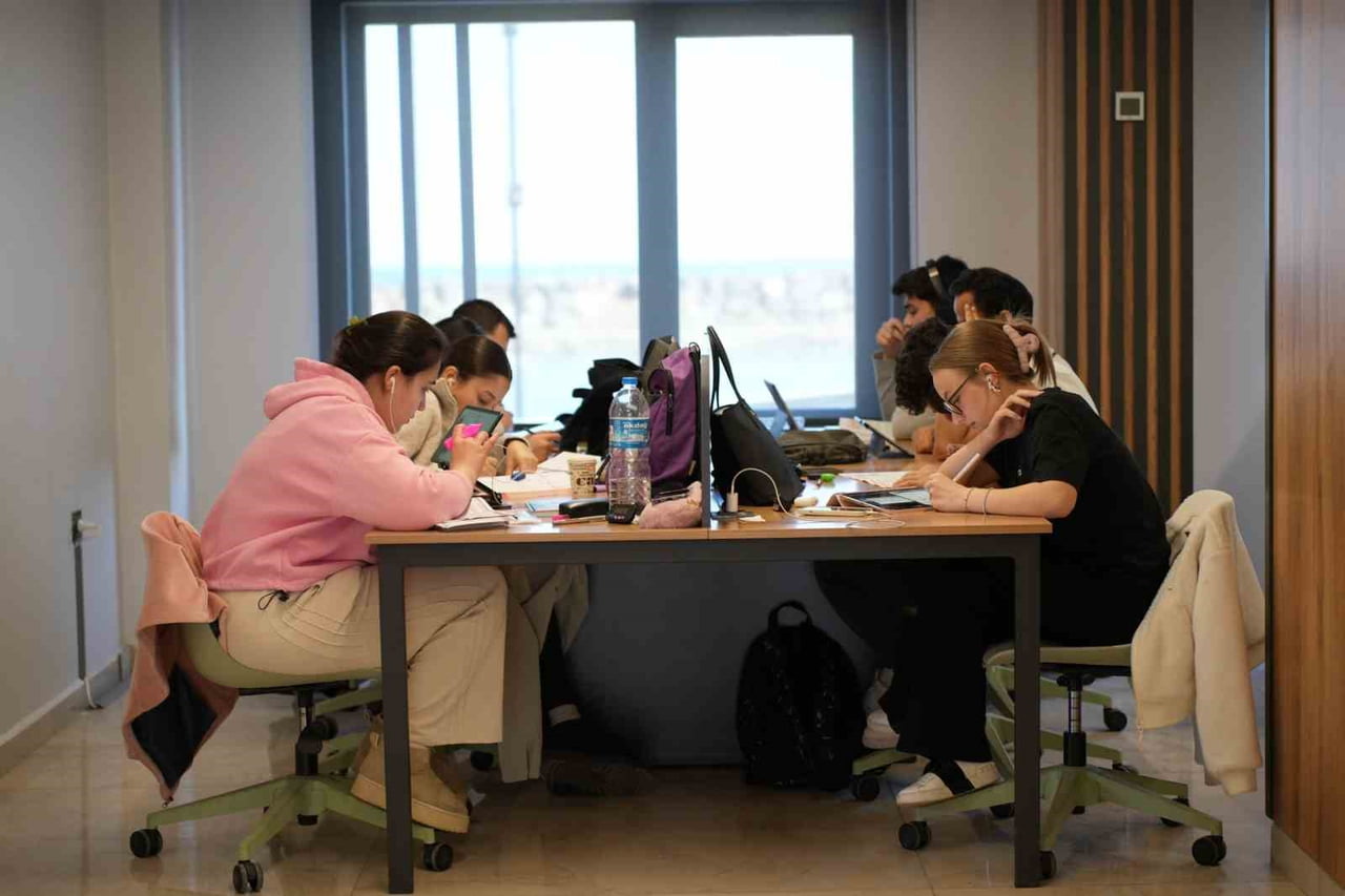 MERKEZDEN FAYDALANAN GENÇLER