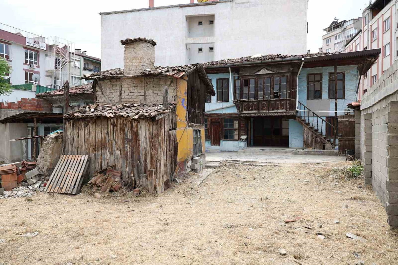 MERKEZEFENDİ BELEDİYESİ, DENİZLİ’NİN ÖNEMLİ KÜLTÜREL MİRASLARINDAN BİRİ OLAN ŞERBETÇİOĞLU...