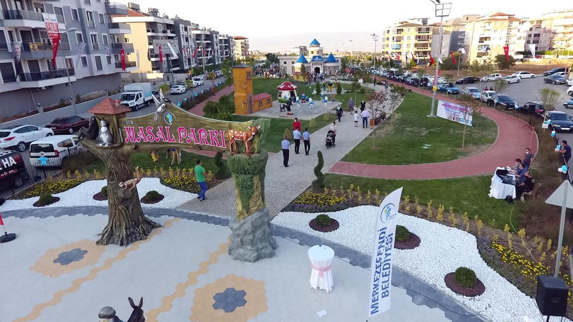 MERKEZEFENDİ BELEDİYESİ, İLÇE GENELİNDEKİ PARK VE YEŞİL ALANLARDA GERÇEKLEŞTİRDİĞİ BAKIM, ONARIM...