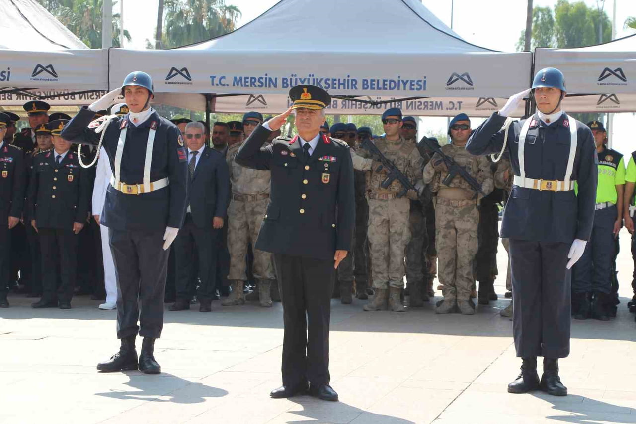 MERSİN'DE, JANDARMA TEŞKİLATI'NIN 187. KURULUŞ YIL DÖNÜMÜ DOLAYISIYLA CUMHURİYET MEYDANI'NDA...