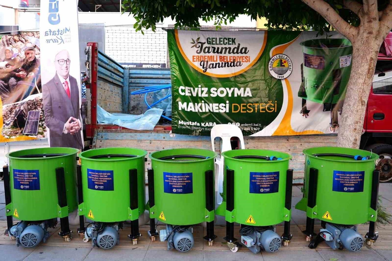 MERSİN'İN ERDEMLİ BELEDİYESİ TARAFINDAN ÜRETİCİLERE SULAMA BORUSUNDAN GÜNEŞ PANELİNE, CEVİZ SOYMA...