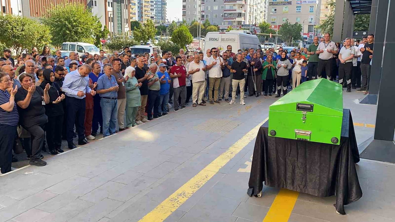 MERSİN'İN ERDEMLİ İLÇESİNDE 54 YAŞINDAKİ VEFAT EDEN RADYOLOJİ TEKNİSYENİ, 34 YIL GÖREV YAPTIĞI...