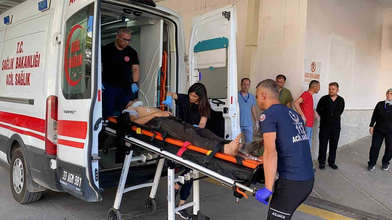 MERSİN'İN ERDEMLİ İLÇESİNDE HAFİF TİCARİ ARAÇLA İLE OTOMOBİLİN ÇARPIŞMASI SONUCU 4'Ü AĞIR 6 KİŞİ...