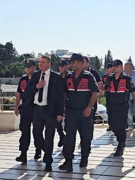 MERSİN'İN SİLİFKE İLÇESİNDE BELEDİYEYE YÖNELİK RÜŞVET, İHALEYE FESAT KARIŞTIRMA VE SUÇ ÖRGÜTÜ...