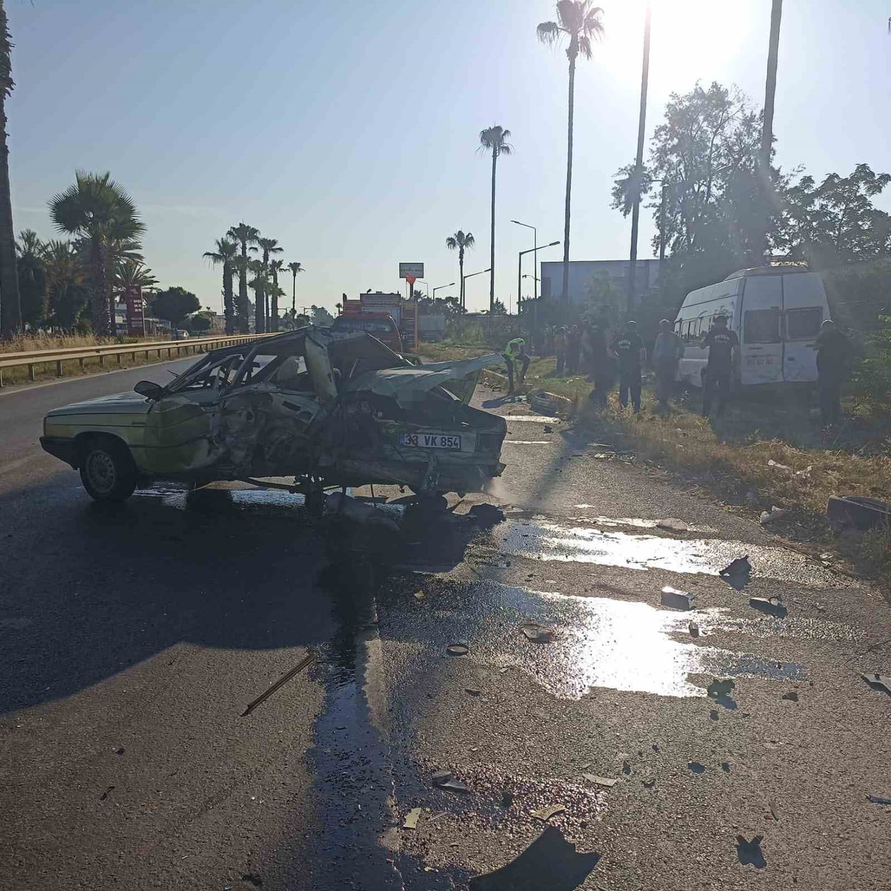 MERSİN'İN TARSUS İLÇESİNDE MEYDANA GELEN ZİNCİRLEME TRAFİK KAZASINDA 1 KİŞİ HAYATINI...