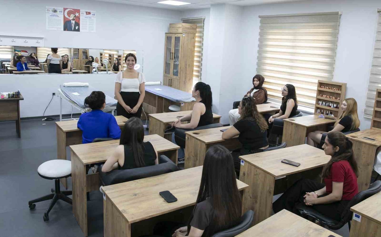 MERSİN BÜYÜKŞEHİR BELEDİYESİ, EĞİTİMDE VE İSTİHDAMDA YER ALMAYAN 18-29 YAŞ ARALIĞINDAKİ GENÇLERİ...