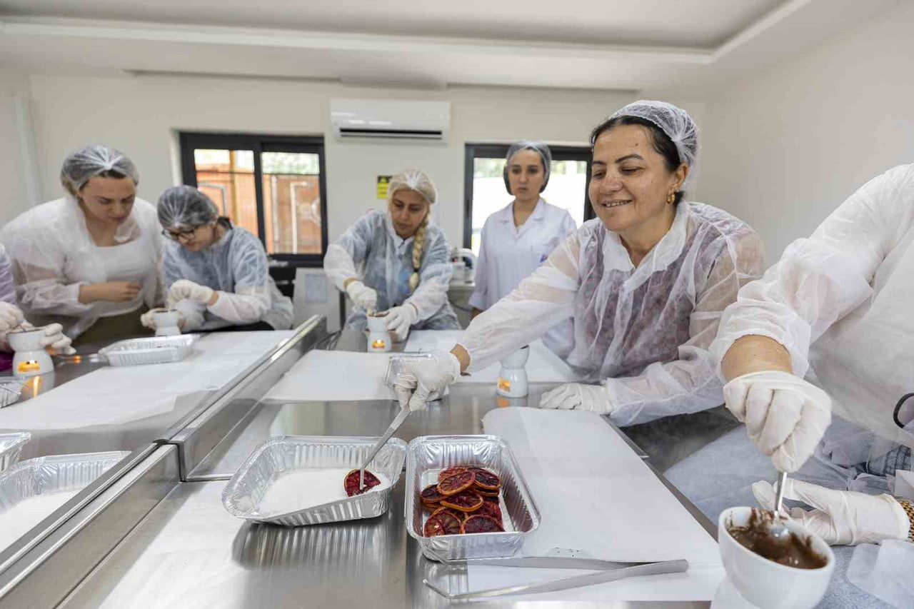 MERSİN BÜYÜKŞEHİR BELEDİYESİ, YEREL ÜRÜNLERİN KATMA DEĞER KAZANMASINA YÖNELİK ÇALIŞMALARINI...