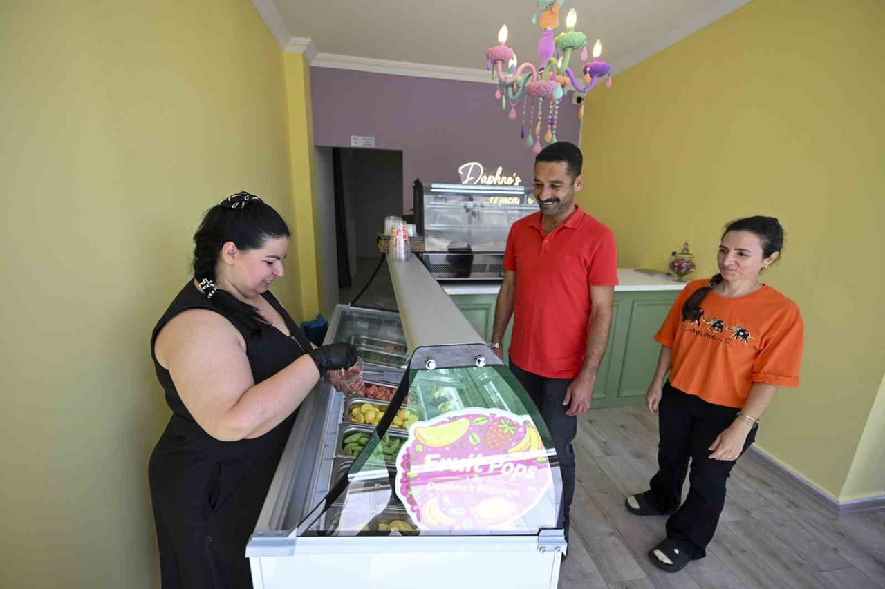 MERSİN BÜYÜKŞEHİR BELEDİYESİNİN ÜRETİCİ KADIN STANTLARI, EVDE ÜRETİM YAPAN KADINLARI GİRİŞİMCİLİĞE...