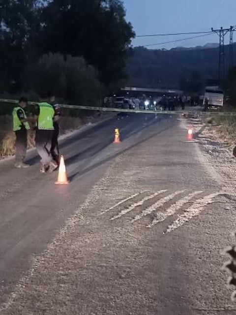 MERSİN’DE İDDİAYA GÖRE YOL VERME MESELESİ YÜZÜNDEN ÇIKAN KAVGADA 3 KİŞİNİN ÖLDÜĞÜ, 5 KİŞİNİN...