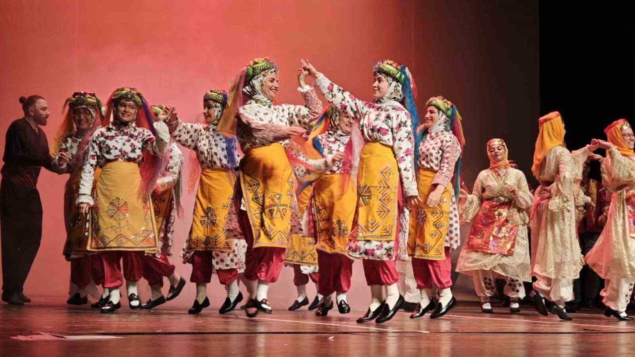 MERSİN VE SİVAS İL MİLLÎ EĞİTİM MÜDÜRLÜKLERİ İŞ BİRLİĞİNDE DÜZENLENEN HALK DANSLARI GÖSTERİSİ...
