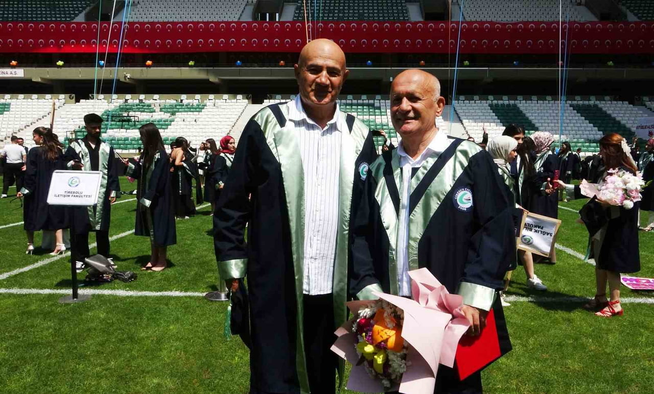 METİN AKDENİZ (SAĞDA) VE UFUK KEKÜL (SOLDA) MEZUN OLDU