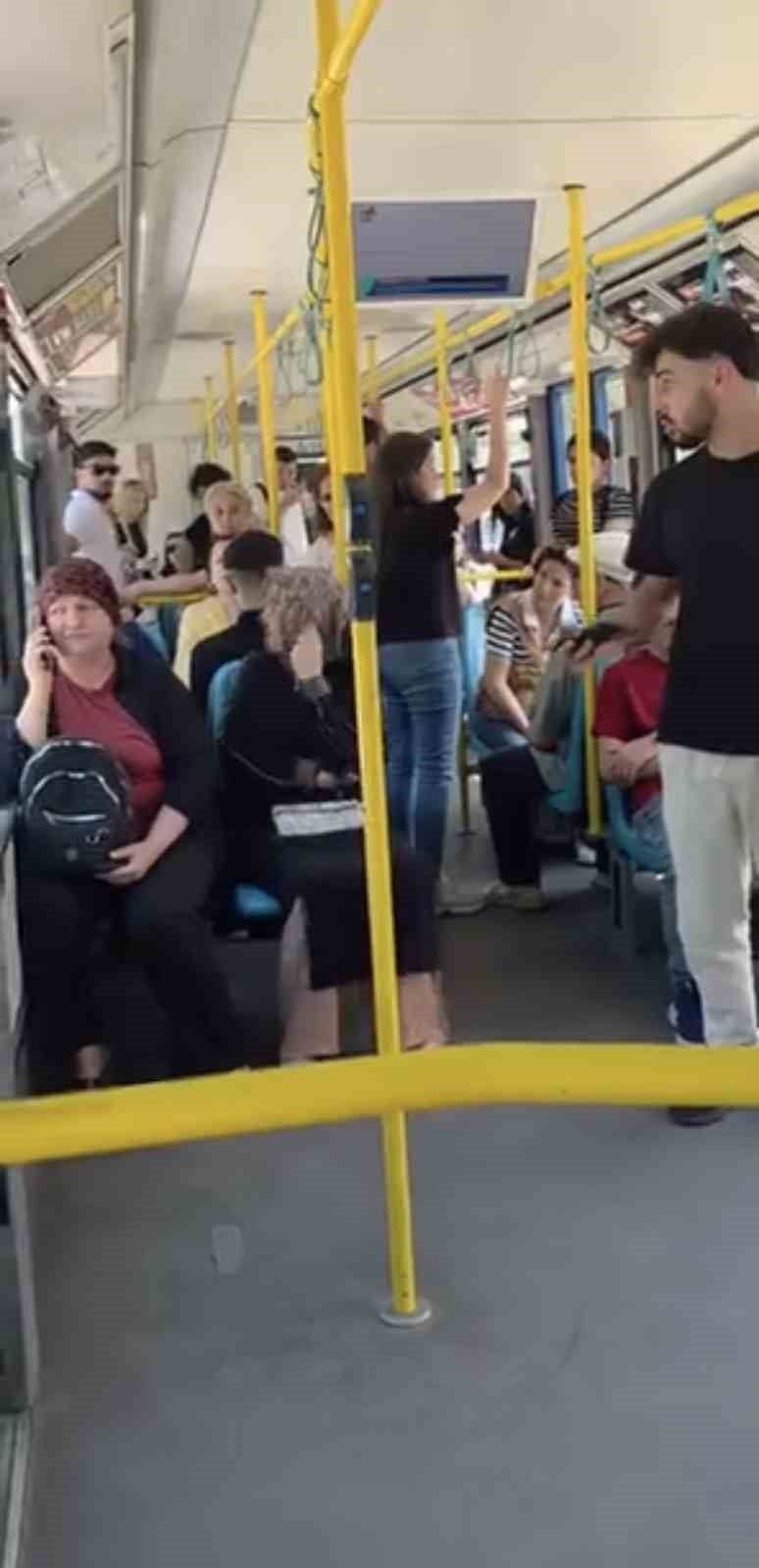 METRO’DA YÜKSEK SESLE KONUŞMA TARTIŞMASI