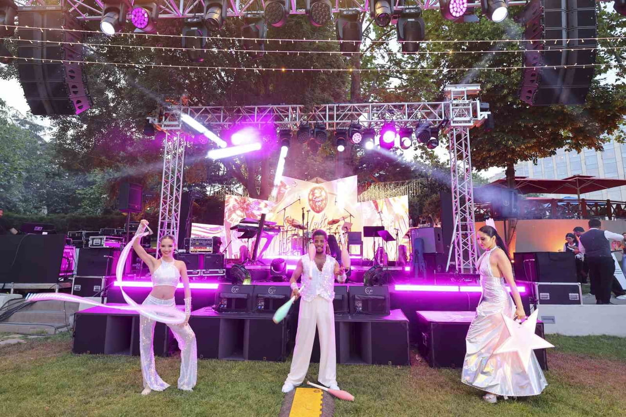MİGROS’UN GELENEKSELLEŞEN "MİGROS SENİN İÇİN GÜZELLİK FESTİVALİ" BU YIL GLOW (PARILTI) TEMASIYLA...