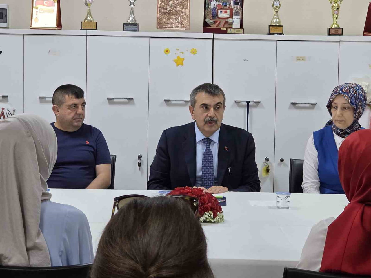 MİLLİ EĞİTİM BAKANI YUSUF TEKİN, “HER GİTTİĞİM İLDE HABERLİ HABERSİZ ÖĞRETMEN ARKADAŞLARIMIZLA BİR...
