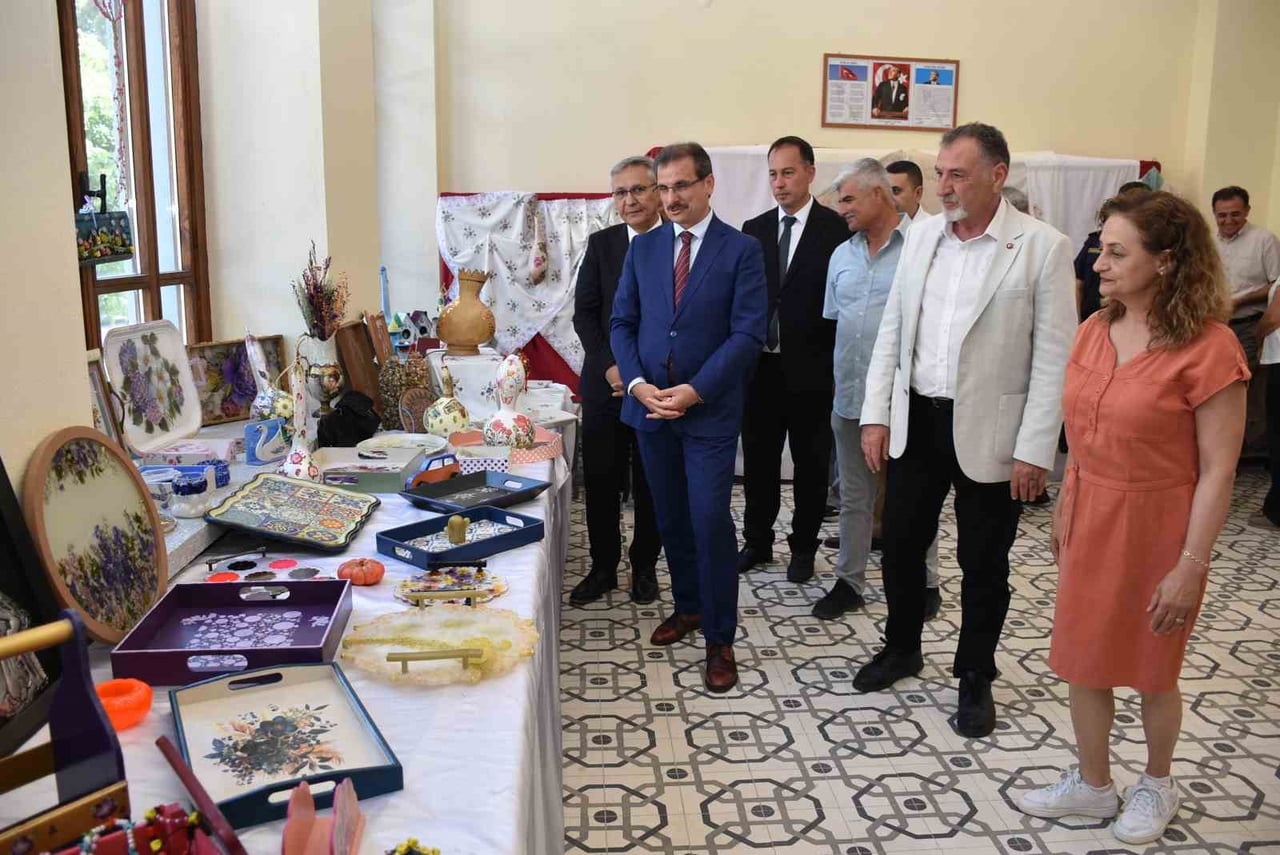 MİLLİ EĞİTİM BAKANLIĞI HAYAT BOYU ÖĞRENME GENEL MÜDÜRLÜĞÜ KOORDİNASYONUNDA HER YIL KUTLANAN HAYAT...