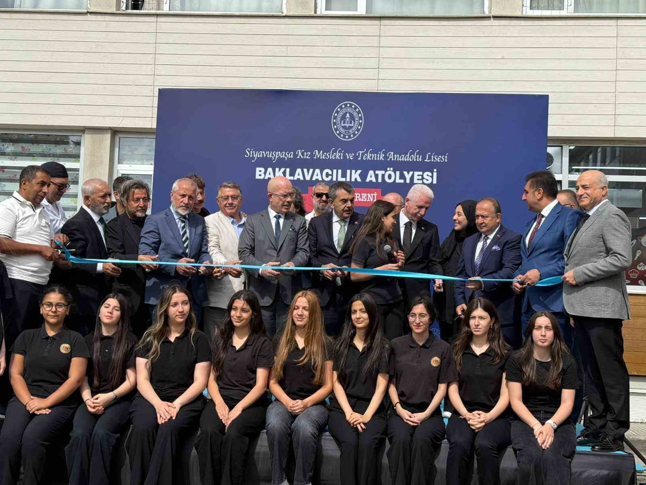 MİLLİ EĞİTİM BAKANLIĞI VE BAHÇELİEVLER BELEDİYESİ İŞ BİRLİĞİYLE SİYAVUŞPAŞA MESLEKİ VE TEKNİK...