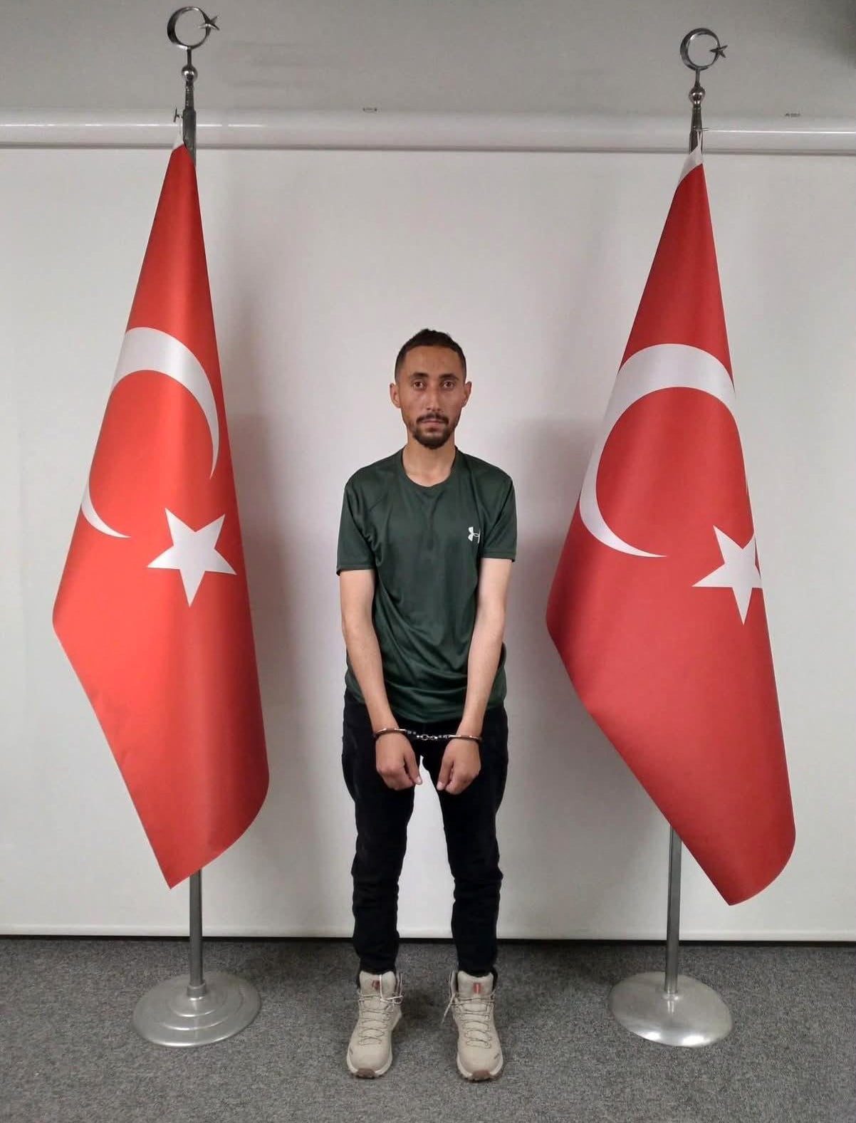 MİLLİ İSTİHBARAT TEŞKİLATI (MİT), AHMET KAZANCI'YI YAKALADI.