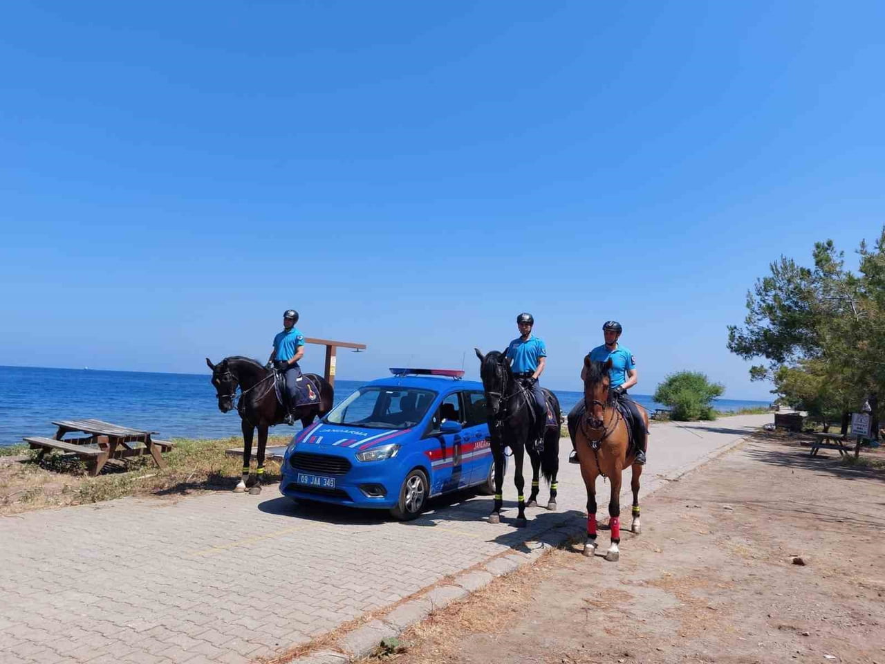 MİLLİ PARK’TA ATLI JANDARMA TİMİ GÖREVE BAŞLADI
