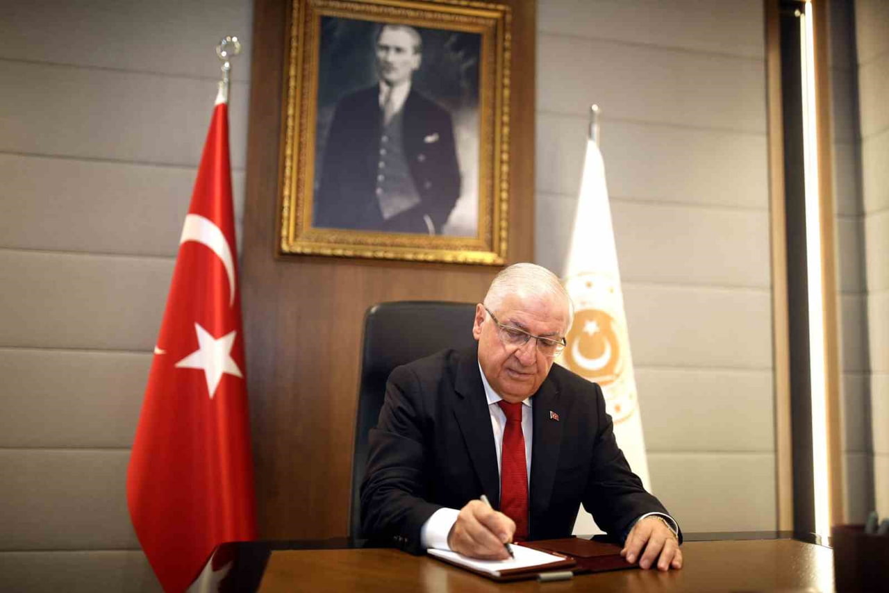 MİLLİ SAVUNMA BAKANI YAŞAR GÜLER (ARŞİV)