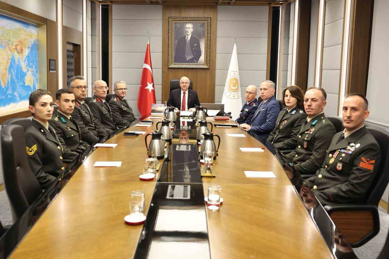 MİLLİ SAVUNMA BAKANI YAŞAR GÜLER, KARA KUVVETLERİ KOMUTANI ORGENERAL METİN TOKEL’İ VE...