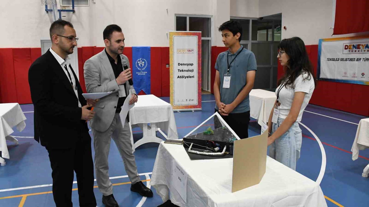 MİLLİ TEKNOLOJİ HAMLESİNİN GENÇ KATILIMCILARI, YOZGAT'TA DÜZENLENEN ‘DÖNEM SONU PROJE ŞENLİĞİ'NDE...