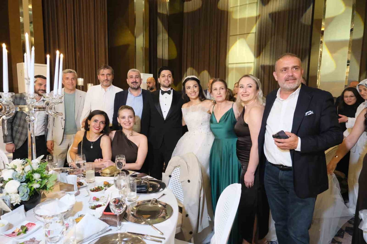 MLP CARE STRATEJİ VE PERFORMANS GRUP KOORDİNATÖRÜ DR. HİKMET ÇAVUŞ VE HACER ÇAVUŞ'UN KIZLARI TUĞBA...