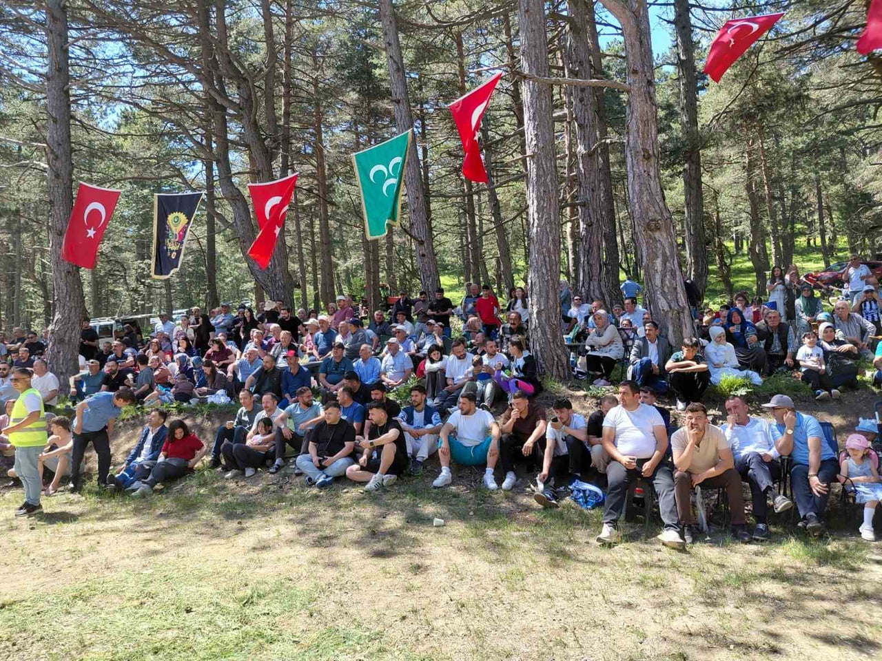 MUDURNU İLÇESİNE BAĞLI KEÇİKIRAN KÖYÜNDE ASIRLARDIR DÜZENLENEN ŞİMŞİR BAYRAMI BU YILDA YÜZLERCE...
