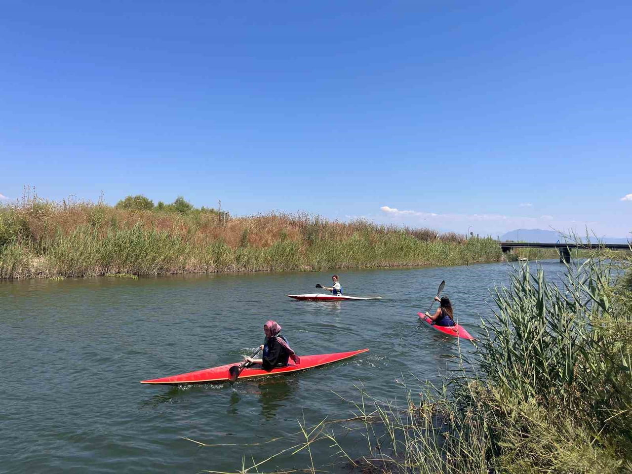 MUĞLA'DA GENÇLER DOĞA VE SPOR İÇİN KÜREK ÇEKTİ